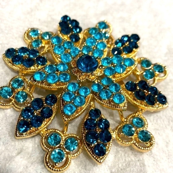 Jewelry - Brooch flowers gemstone , crystals